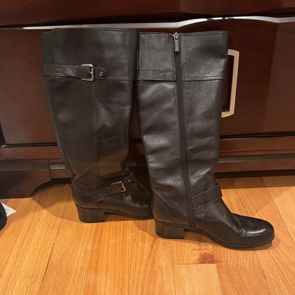 Black Heeled Boots